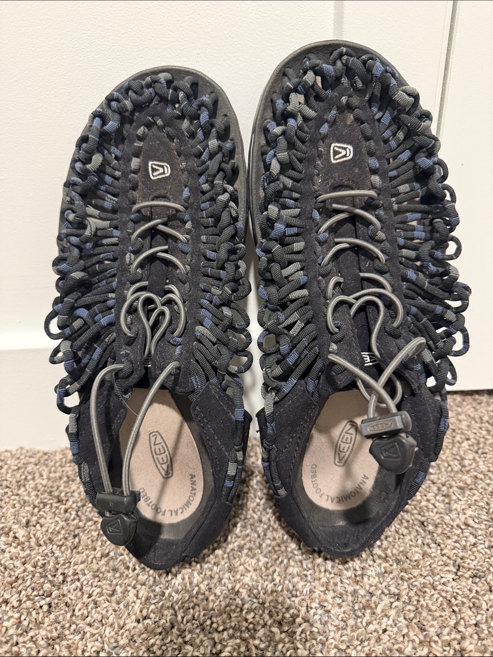 KEEN UNEEK Black Blue Woven Comfort Sandals Shoes
